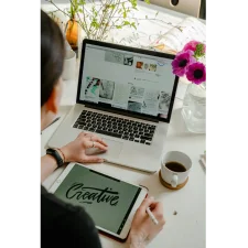 7 Creative Press Kit Ideas for Boosting Your Brand Visibility