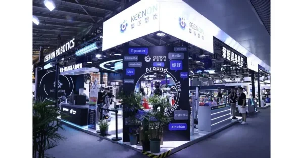 Global Commercial Service Robot Shipments Leader KEENON Puts Humanoids to Work at WAIC 2026